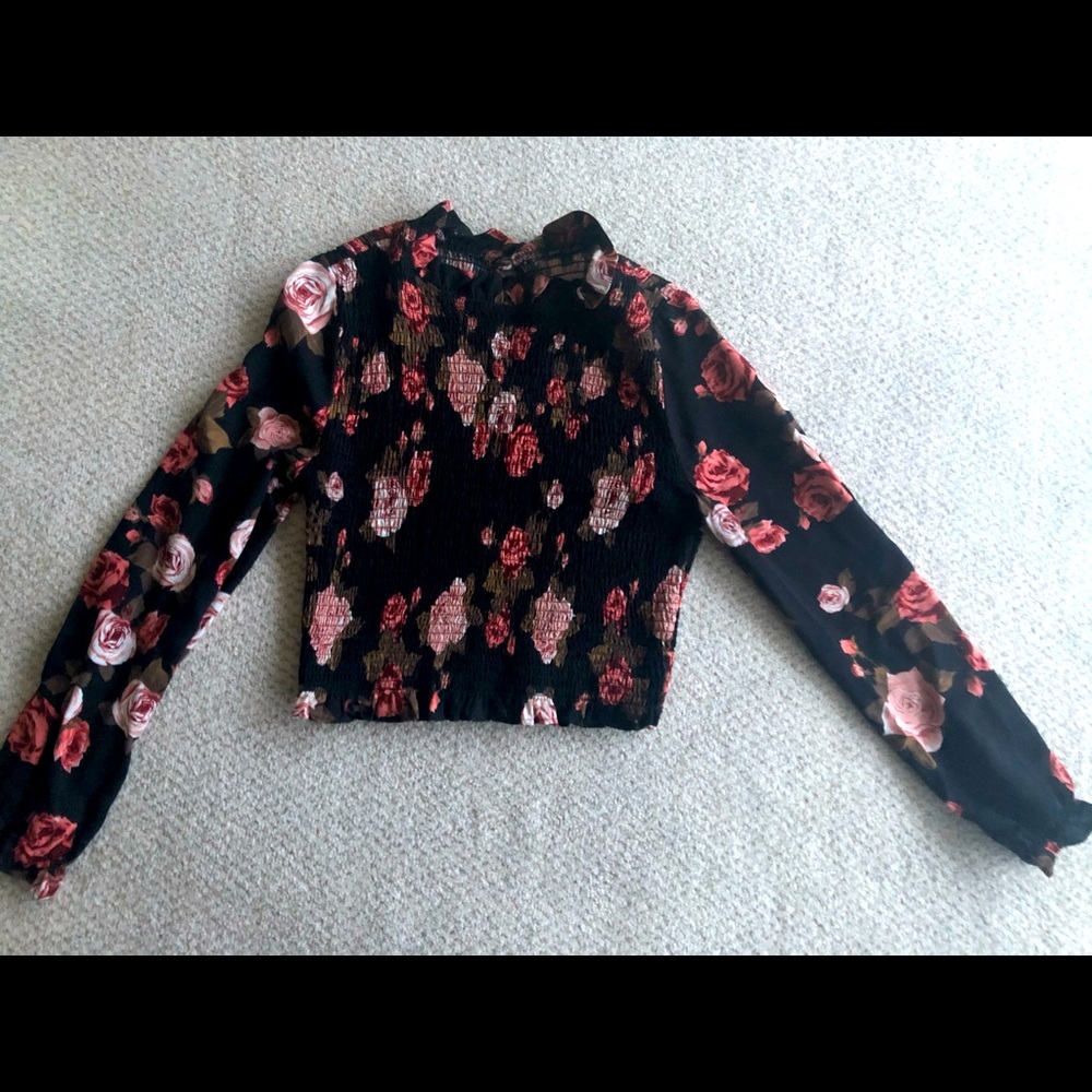 Fashion Nova Floral Top, size Medium.